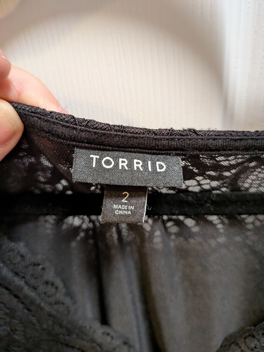 torrid Black Lace V-Neck Short Sleeve Bodysuit Size 2 - Picture 2 of 4